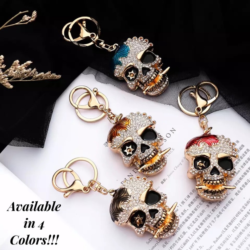 Black & Gold Crystal Pirate Skull Keychain - Picture 16 of 16
